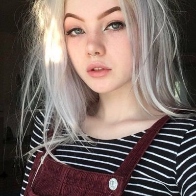 Sophie Daily 🦋's profile picture