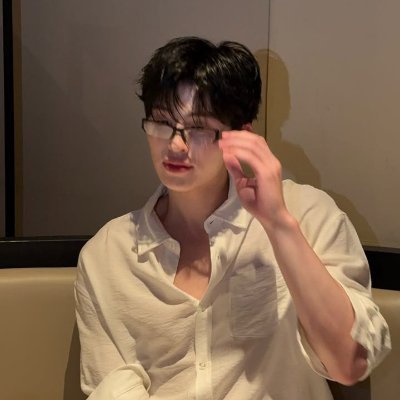 lilacstillness's profile picture