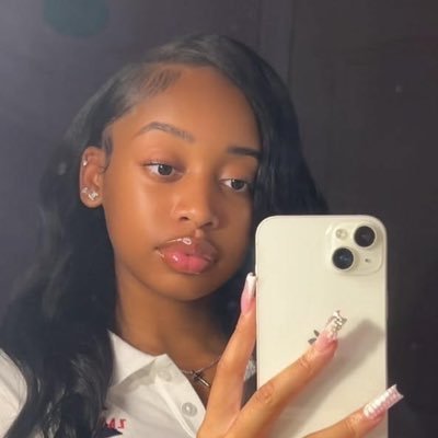 DearLauna's profile picture