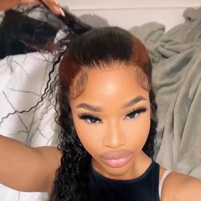 ☆ ★'s profile picture