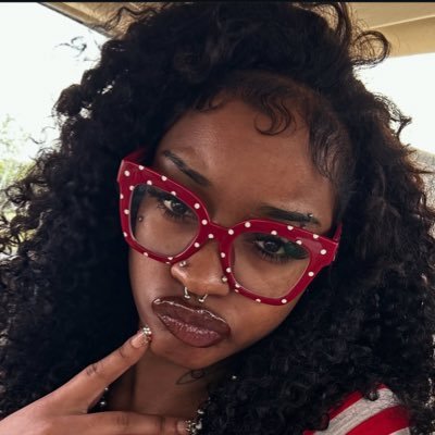 overlyvicious's profile picture