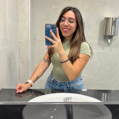 Angie's profile picture