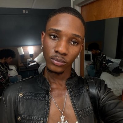 e's profile picture