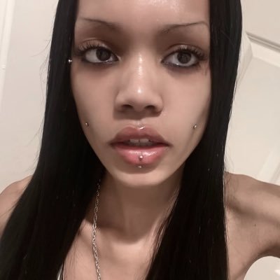 astrid's profile picture