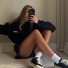 𝑳𝒂𝒓𝒂's profile picture