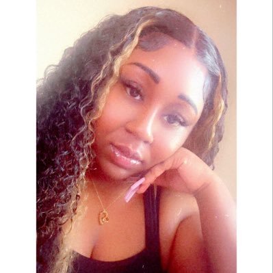 elayshia_'s profile picture