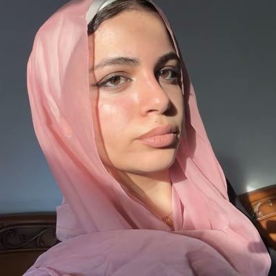 بَ's profile picture