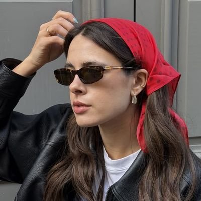 e l a's profile picture