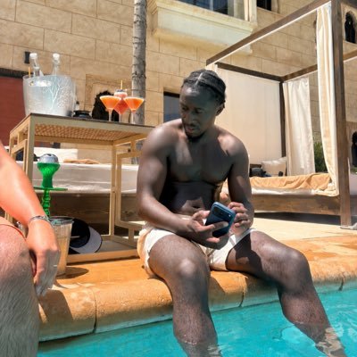 Charolife 🇬🇳's profile picture