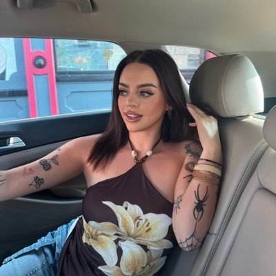 nicole's profile picture