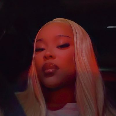 silv_ermoon's profile picture