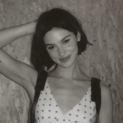 mia :)'s profile picture