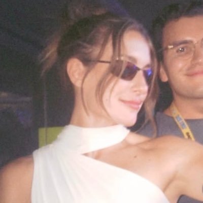 carla🐝's profile picture