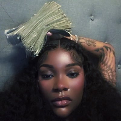 RIRI's profile picture