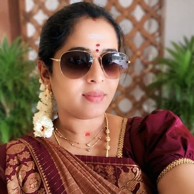 REVATHI MIDHULA ADMK வெல்லட்டும் இரட்டை இலை ✌️🌱's profile picture