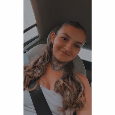 𝓒𝓱𝓵𝓸𝓮🌸 ღ's profile picture
