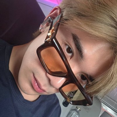 isa🪽's profile picture