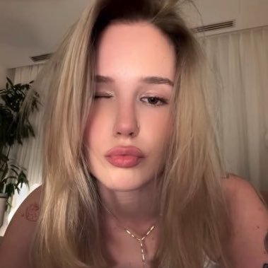 cinnamon latte's profile picture