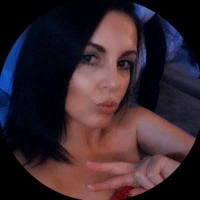 MrsFlowers007's profile picture