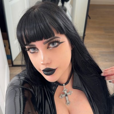 dem0nmiikaa's profile picture