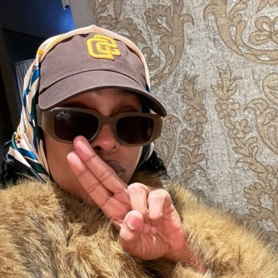 staypearled420's profile picture