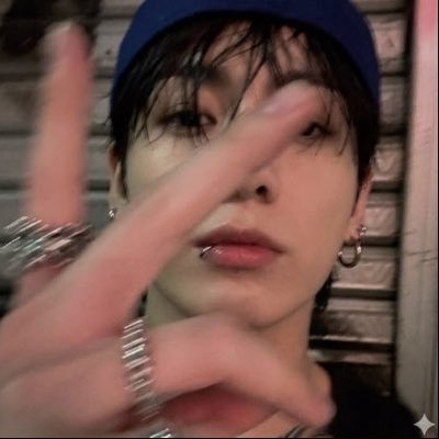 em🌱's profile picture