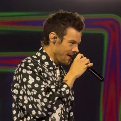 wessatales's profile picture