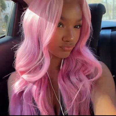 PINKMAKAVELI2's profile picture