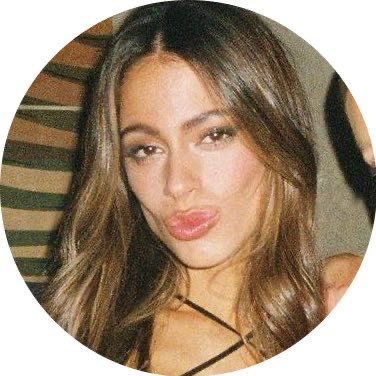 lara's profile picture