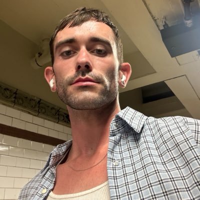 joey mulvey's profile picture