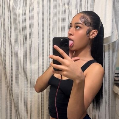 🫦's profile picture