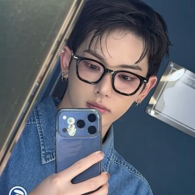 azz 𔓘's profile picture