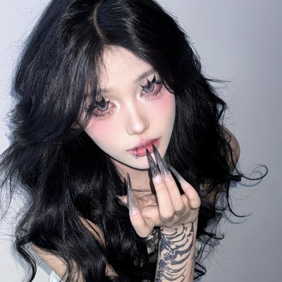 KkkkkLLLL100's profile picture
