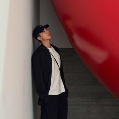 juls saw bts's profile picture