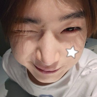 lara 𝜗𝜚's profile picture