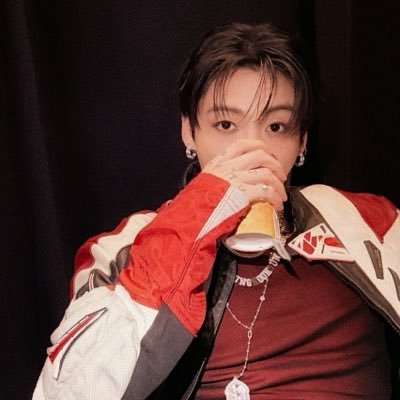 sisi⁷ VAI VER O BTS's profile picture