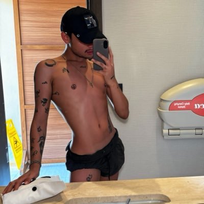 cherry🍒🏳️🌈's profile picture