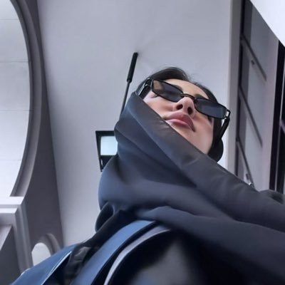 1zzzeee's profile picture