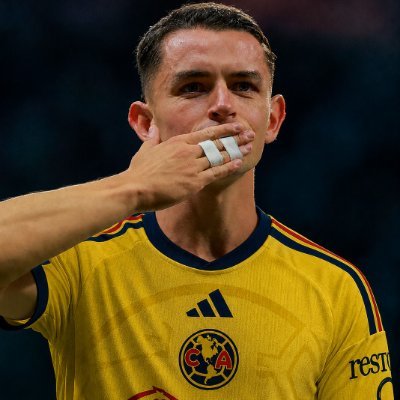 Moon🦅's profile picture