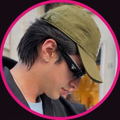 hudwholic's profile picture