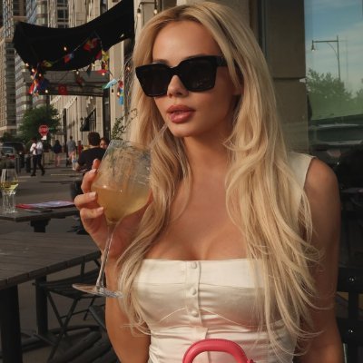 SapphIre NicoIe HoweII's profile picture