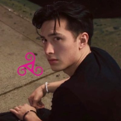 lovehollanov's profile picture