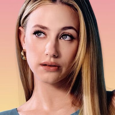 Lili Reinhart Online's profile picture