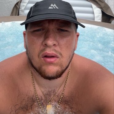 Lewyb49's profile picture