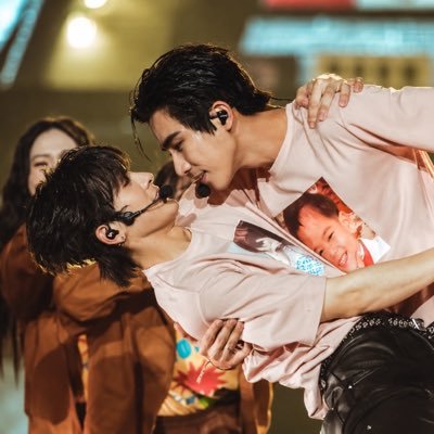 Yue ~ เยว่ ✧ 𝘥𝘦 𝙂𝙪𝙨𝙩𝙧𝙤's profile picture