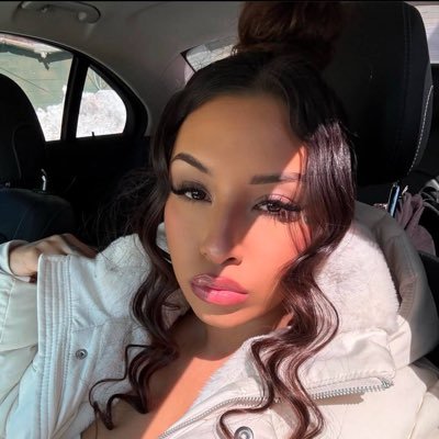 throatqueenn2's profile picture