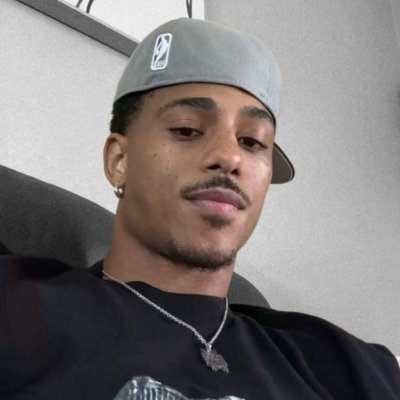 moonkneedy's profile picture