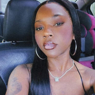 J🍒's profile picture