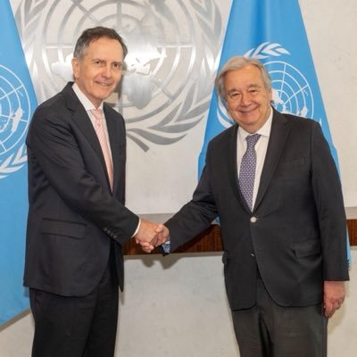 robertoampuero's profile picture