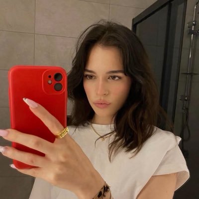 cemre's profile picture